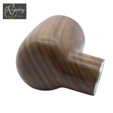 Zoom sur le bois de noyer – grain naturel de la pipe électronique BILLIARD