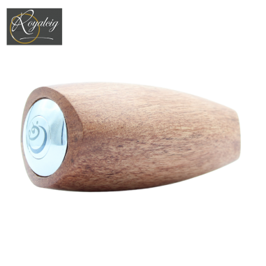 Focus on the polished Rosewood of the handmade electronic pipe