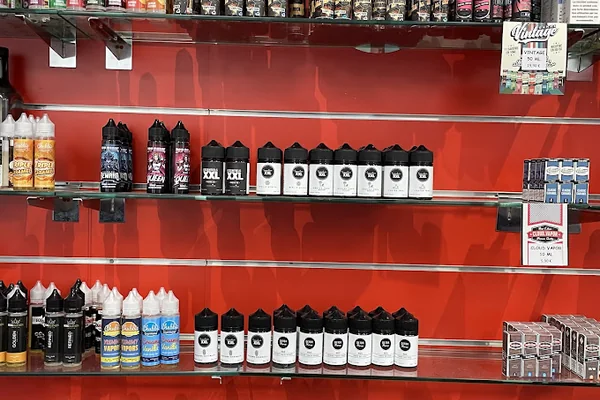 Intérieur de la boutique RoyalCig à Nay